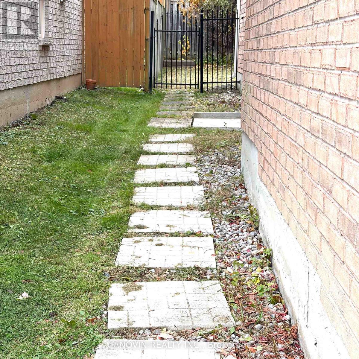 46 Misty Well Drive, Richmond Hill, Ontario  L4E 4J5 - Photo 31 - N12543824