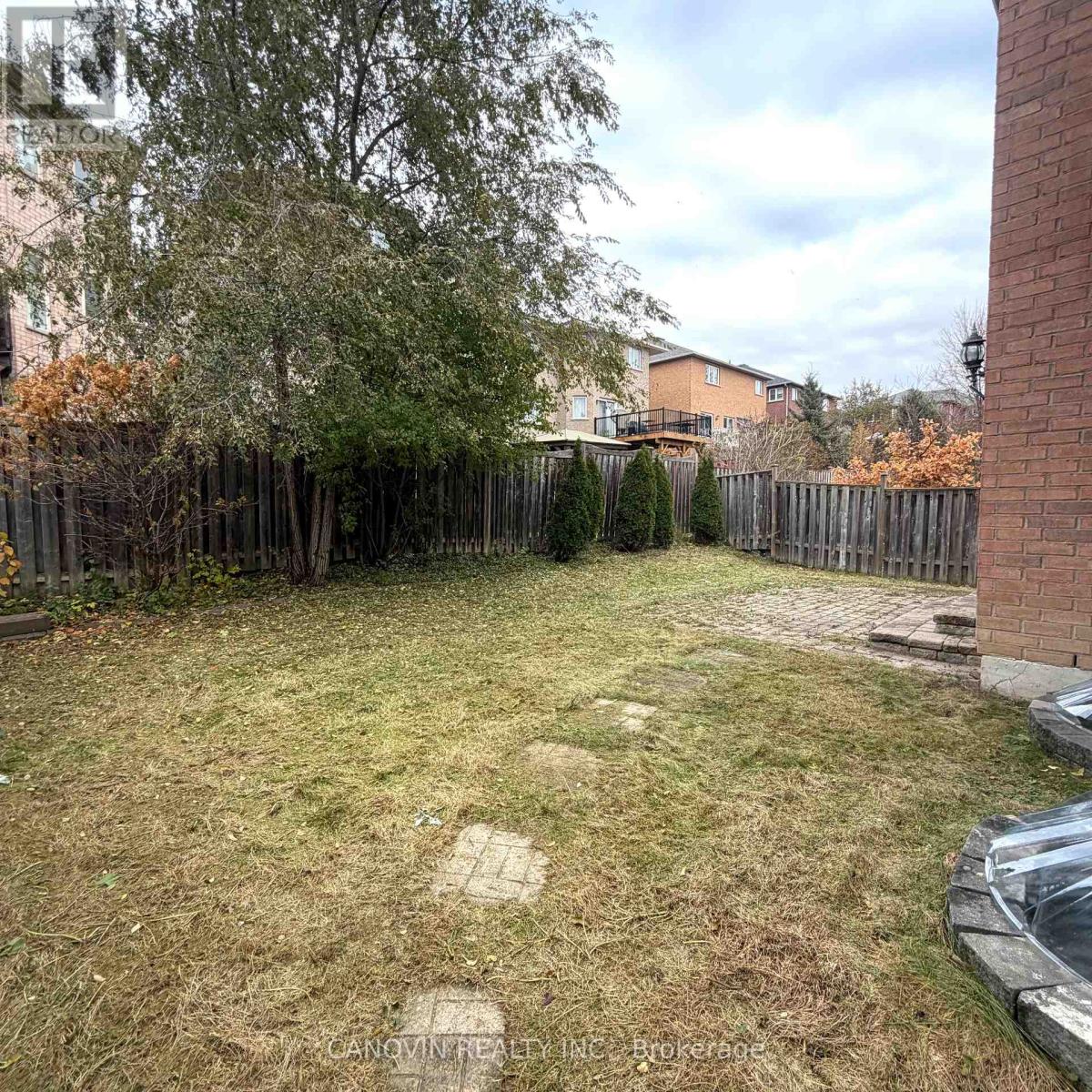 46 Misty Well Drive, Richmond Hill, Ontario  L4E 4J5 - Photo 32 - N12543824