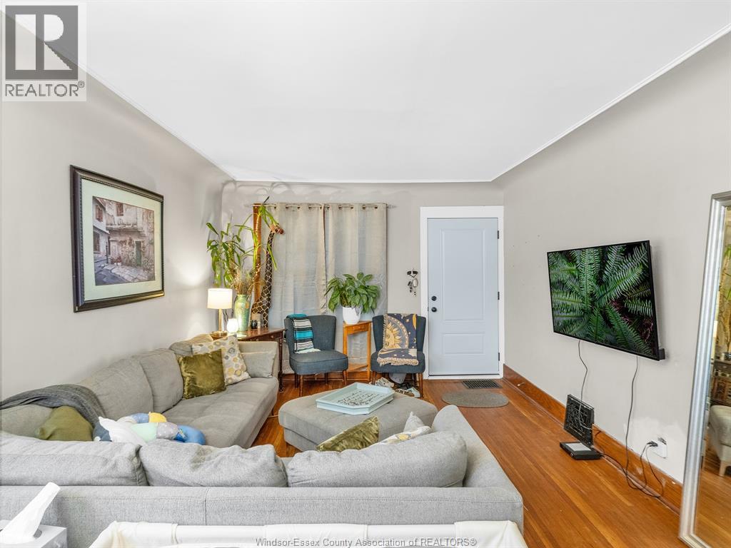 1534 Lillian Avenue, Windsor, Ontario  N8X 4A8 - Photo 11 - 25028737