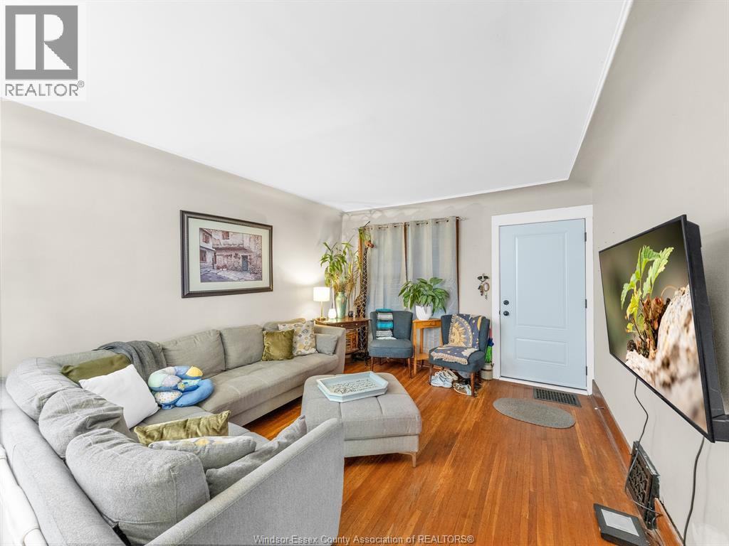1534 Lillian Avenue, Windsor, Ontario  N8X 4A8 - Photo 12 - 25028737
