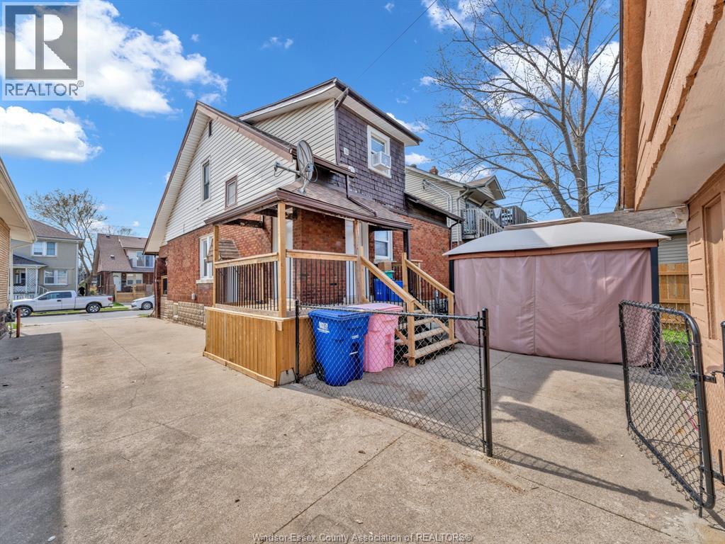 1534 Lillian Avenue, Windsor, Ontario  N8X 4A8 - Photo 4 - 25028737