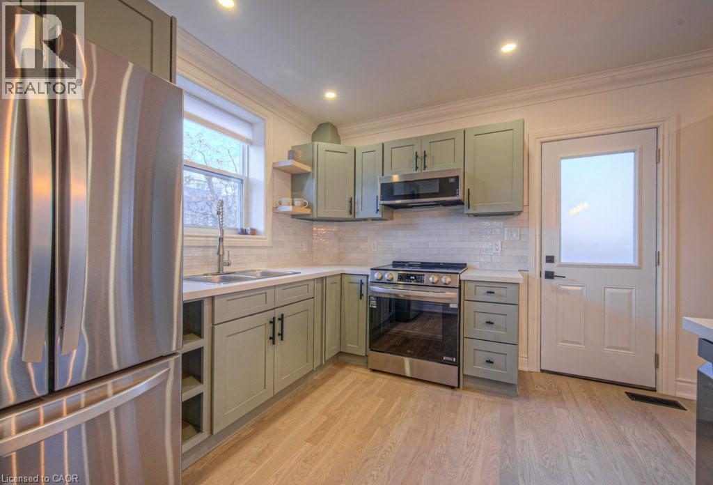 30 Dunbar Road S, Waterloo, Ontario  N2L 2E3 - Photo 10 - 40785705