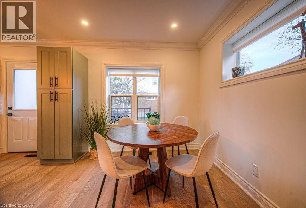 30 Dunbar Road S, Waterloo, Ontario  N2L 2E3 - Photo 18 - 40785705