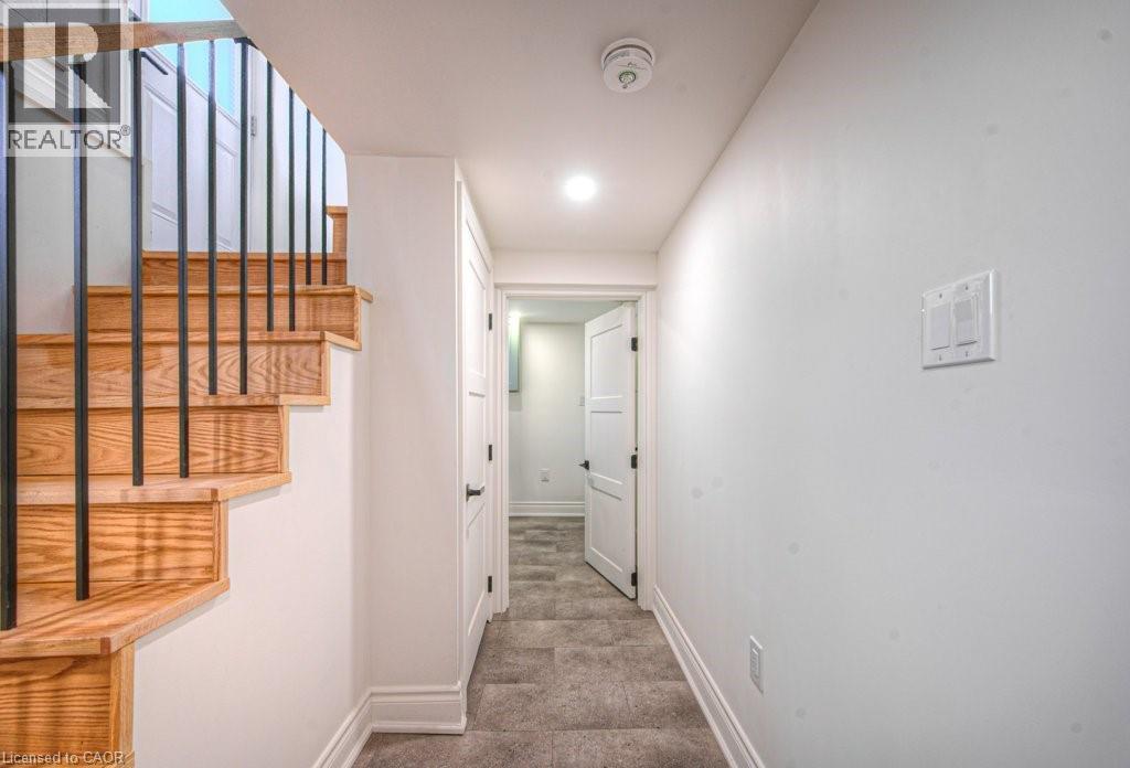 30 Dunbar Road S, Waterloo, Ontario  N2L 2E3 - Photo 32 - 40785705