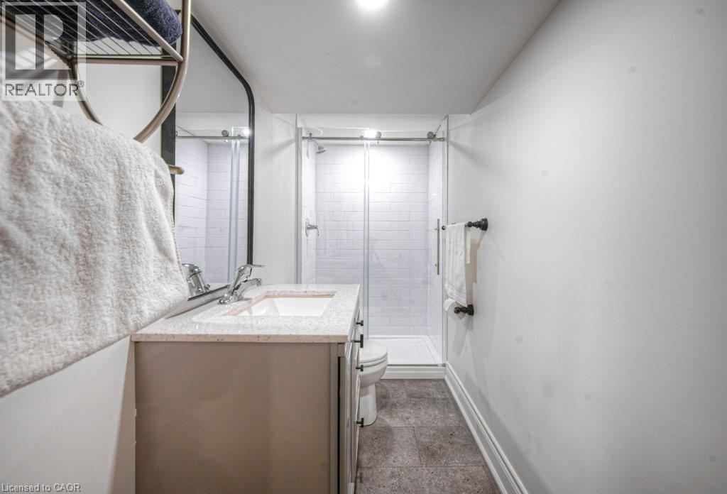 30 Dunbar Road S, Waterloo, Ontario  N2L 2E3 - Photo 35 - 40785705