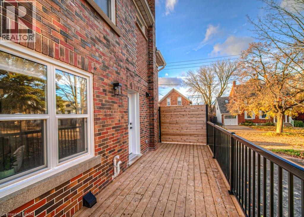 30 Dunbar Road S, Waterloo, Ontario  N2L 2E3 - Photo 40 - 40785705