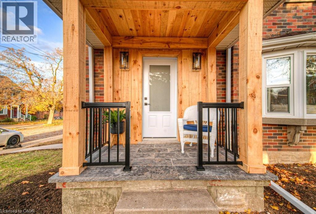 30 Dunbar Road S, Waterloo, Ontario  N2L 2E3 - Photo 7 - 40785705