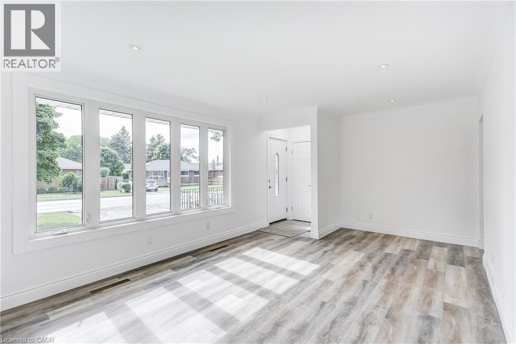 8 Glengarry Road, St. Catharines, Ontario  L2T 2T8 - Photo 11 - 40782479