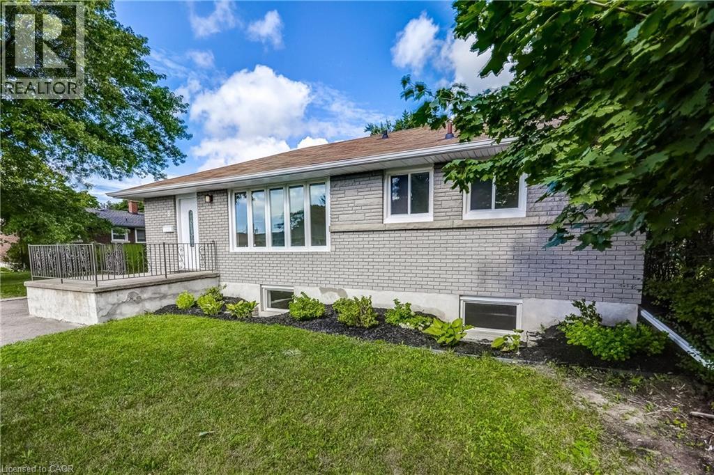 8 Glengarry Road, St. Catharines, Ontario  L2T 2T8 - Photo 4 - 40782479