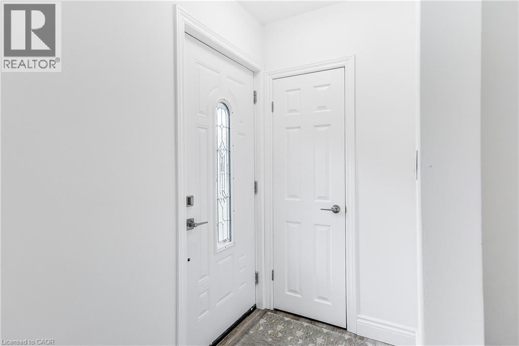 8 Glengarry Road, St. Catharines, Ontario  L2T 2T8 - Photo 7 - 40782479