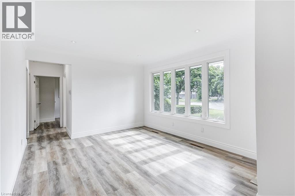 8 Glengarry Road, St. Catharines, Ontario  L2T 2T8 - Photo 9 - 40782479