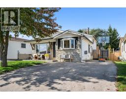 10 BROKEN OAK Crescent, Kitchener, Ontario