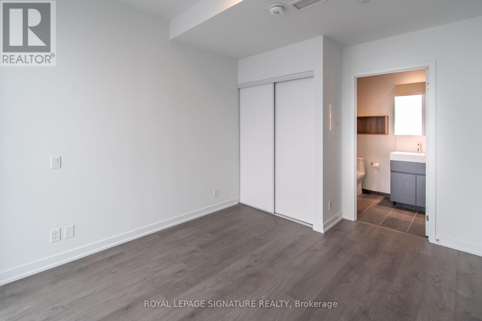 2201 - 39 Mary Street, Barrie, Ontario  L4N 1S9 - Photo 15 - S12542408