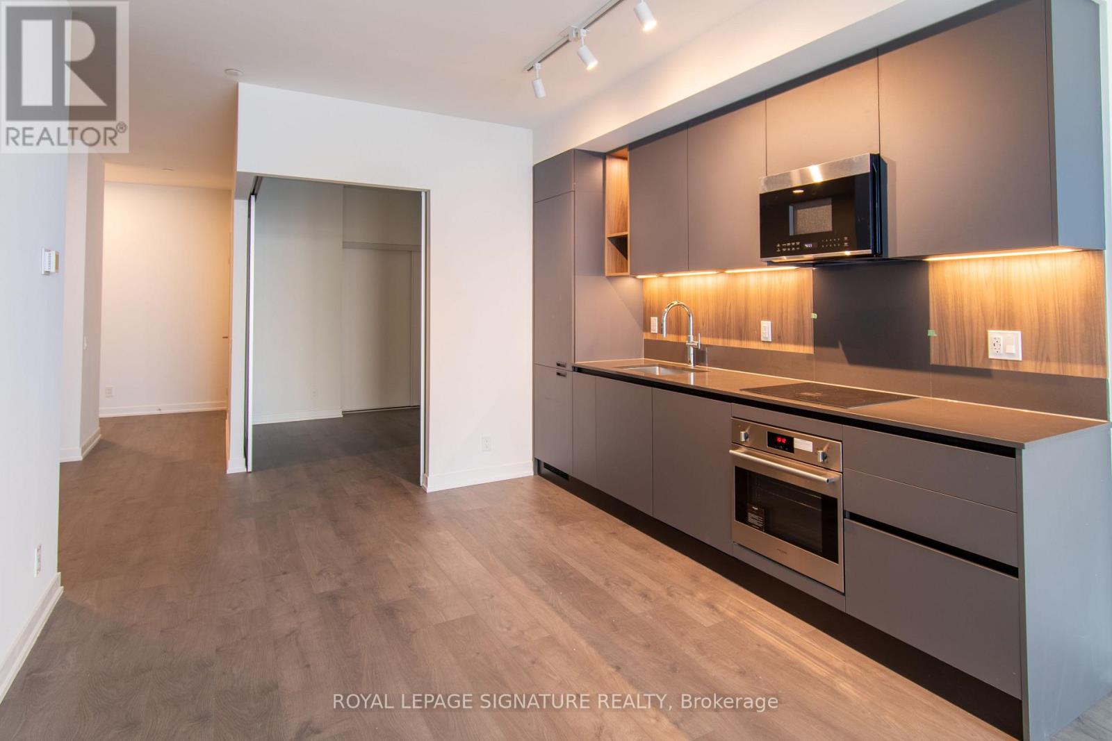 2201 - 39 Mary Street, Barrie, Ontario  L4N 1S9 - Photo 5 - S12542408