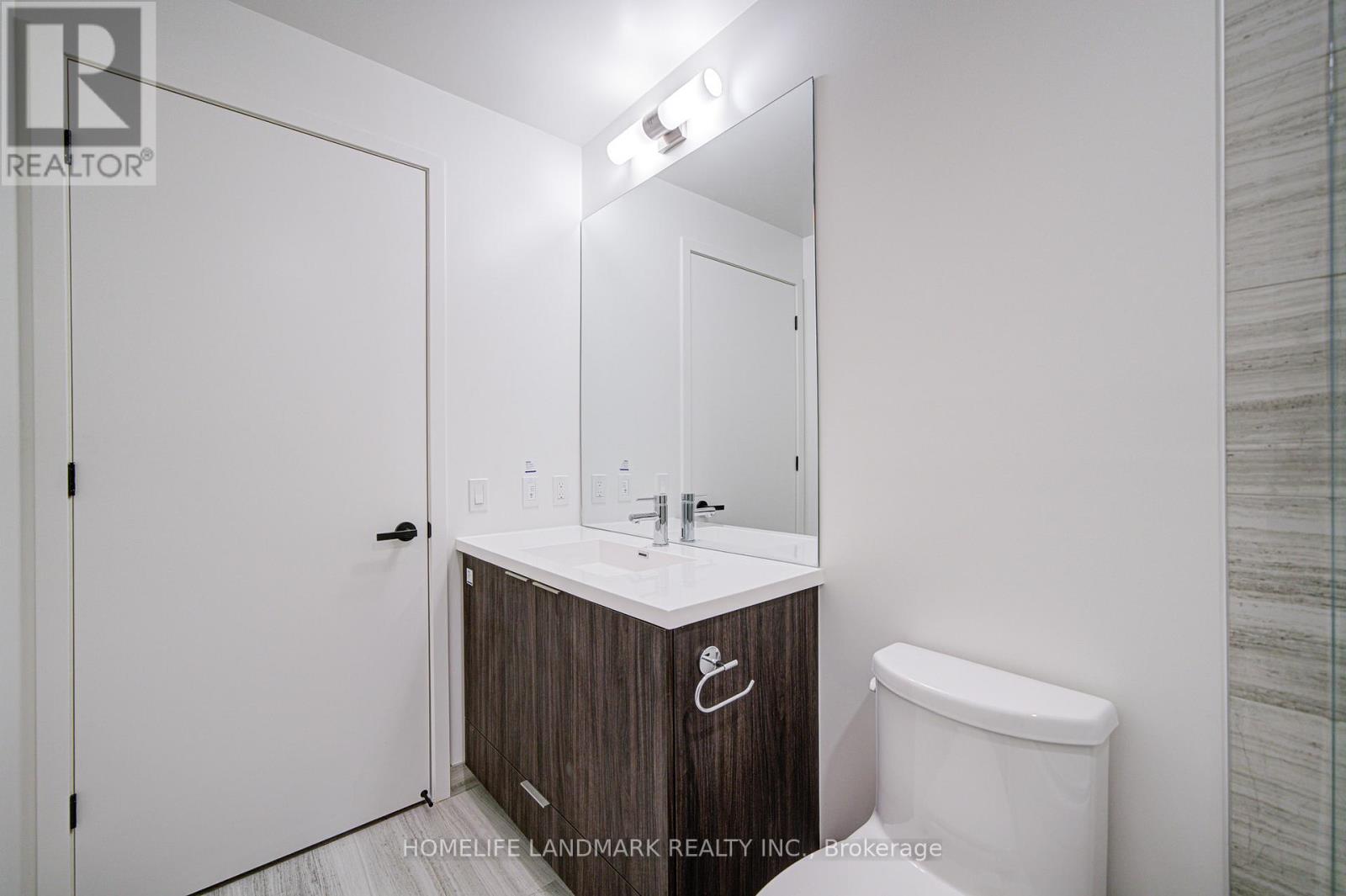1510 - 8 Interchange Way, Vaughan, Ontario  L4K 0P9 - Photo 11 - N12543844