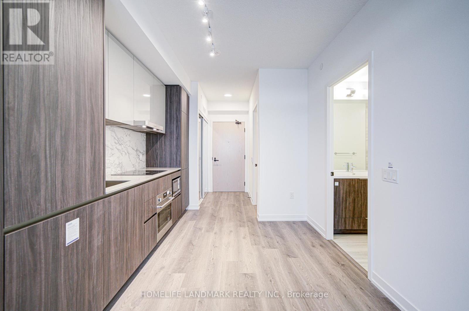 1510 - 8 Interchange Way, Vaughan, Ontario  L4K 0P9 - Photo 5 - N12543844