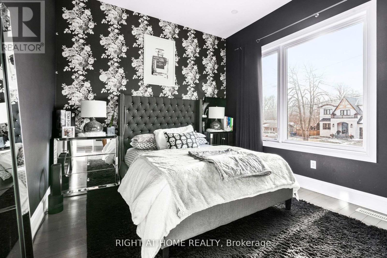 993 Gilmore Avenue, Innisfil, Ontario  L0L 1W0 - Photo 13 - N12543848