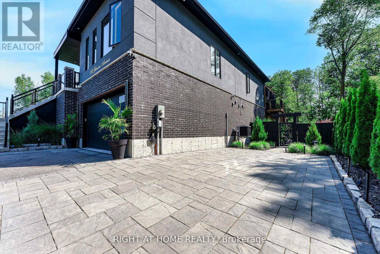 993 Gilmore Avenue, Innisfil, Ontario  L0L 1W0 - Photo 2 - N12543848