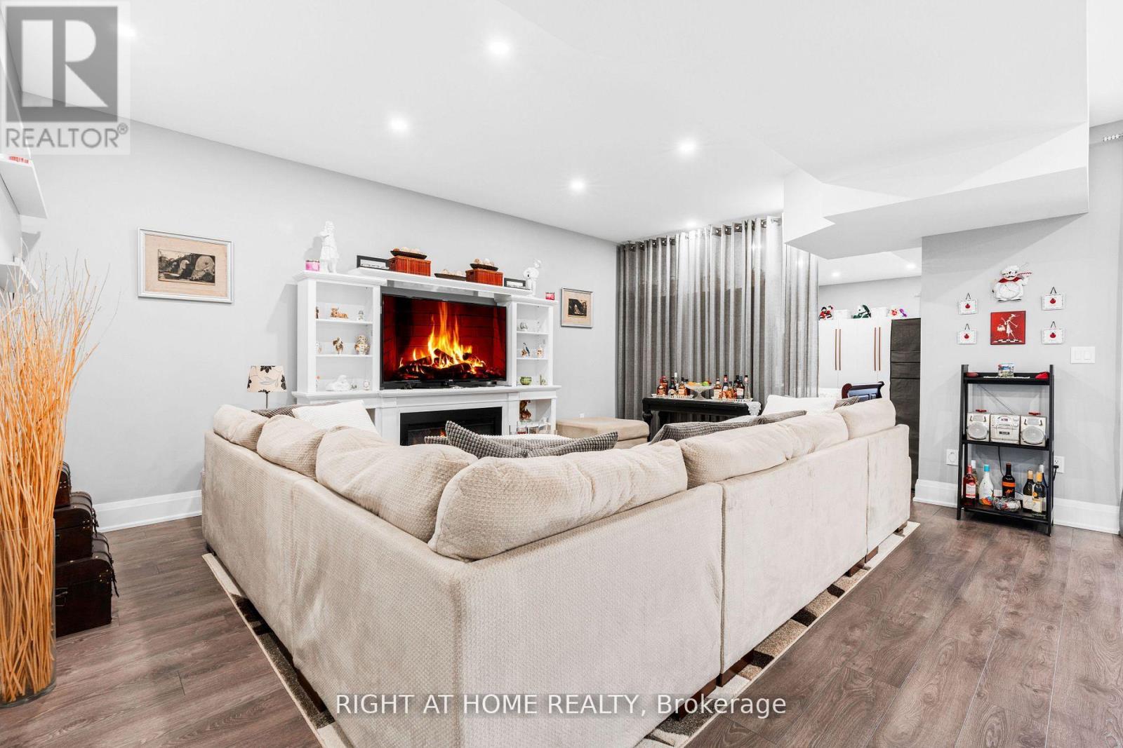 993 Gilmore Avenue, Innisfil, Ontario  L0L 1W0 - Photo 20 - N12543848