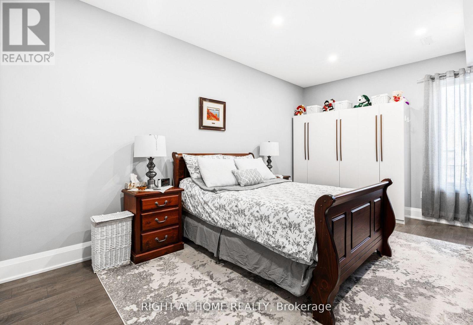 993 Gilmore Avenue, Innisfil, Ontario  L0L 1W0 - Photo 21 - N12543848