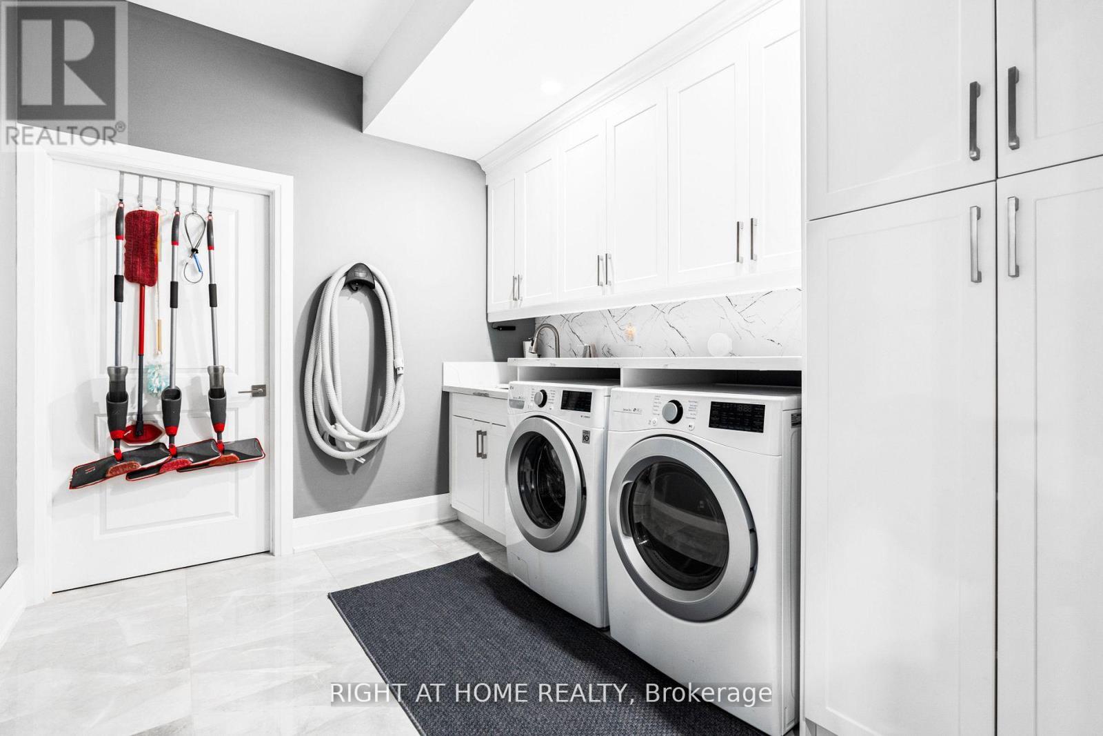 993 Gilmore Avenue, Innisfil, Ontario  L0L 1W0 - Photo 23 - N12543848