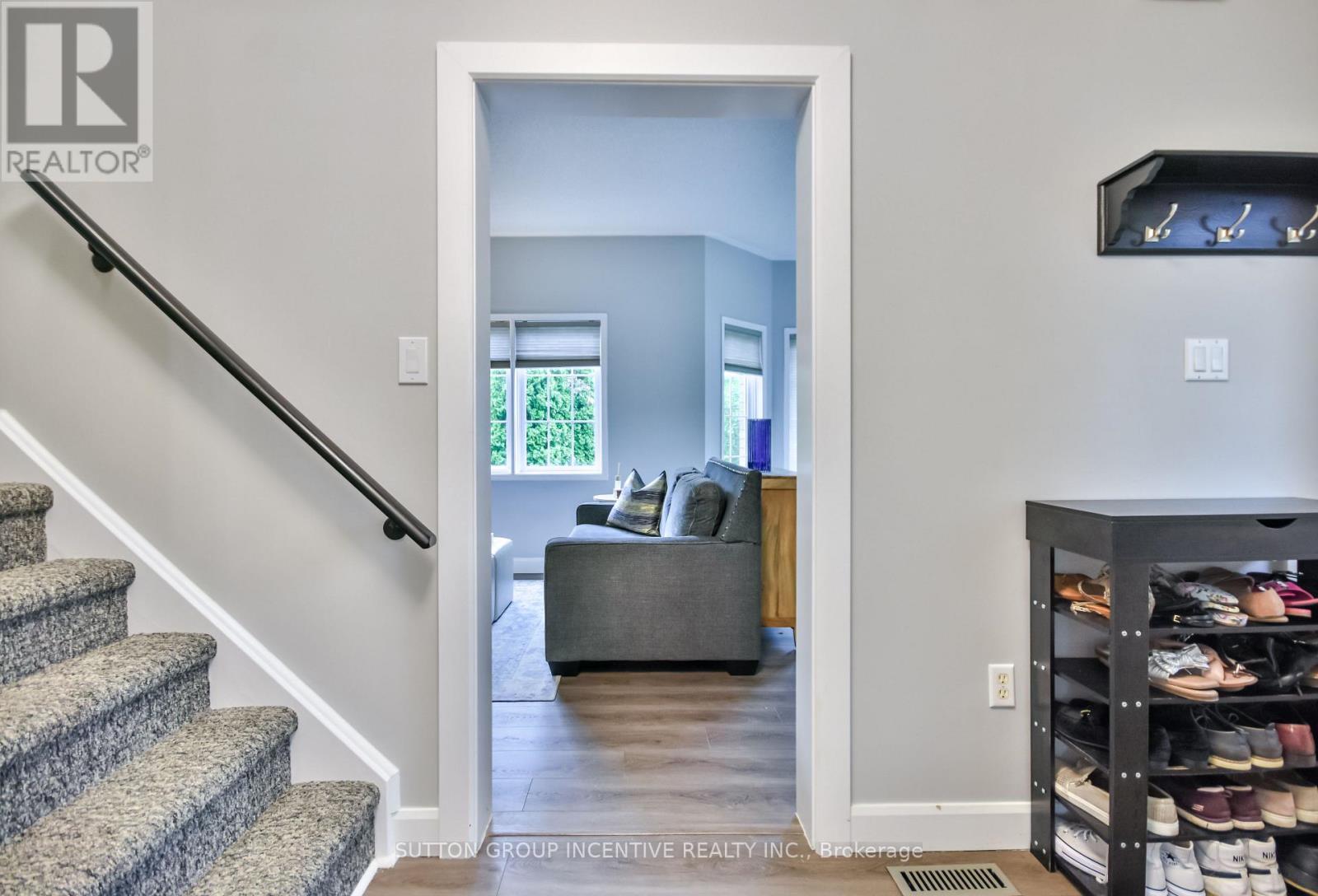 30 Bruce Crescent, Barrie, Ontario  L4N 8T8 - Photo 11 - S12543832