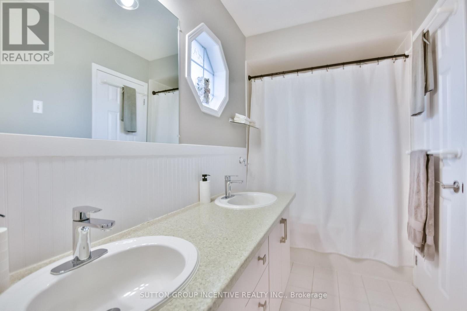 30 Bruce Crescent, Barrie, Ontario  L4N 8T8 - Photo 19 - S12543832