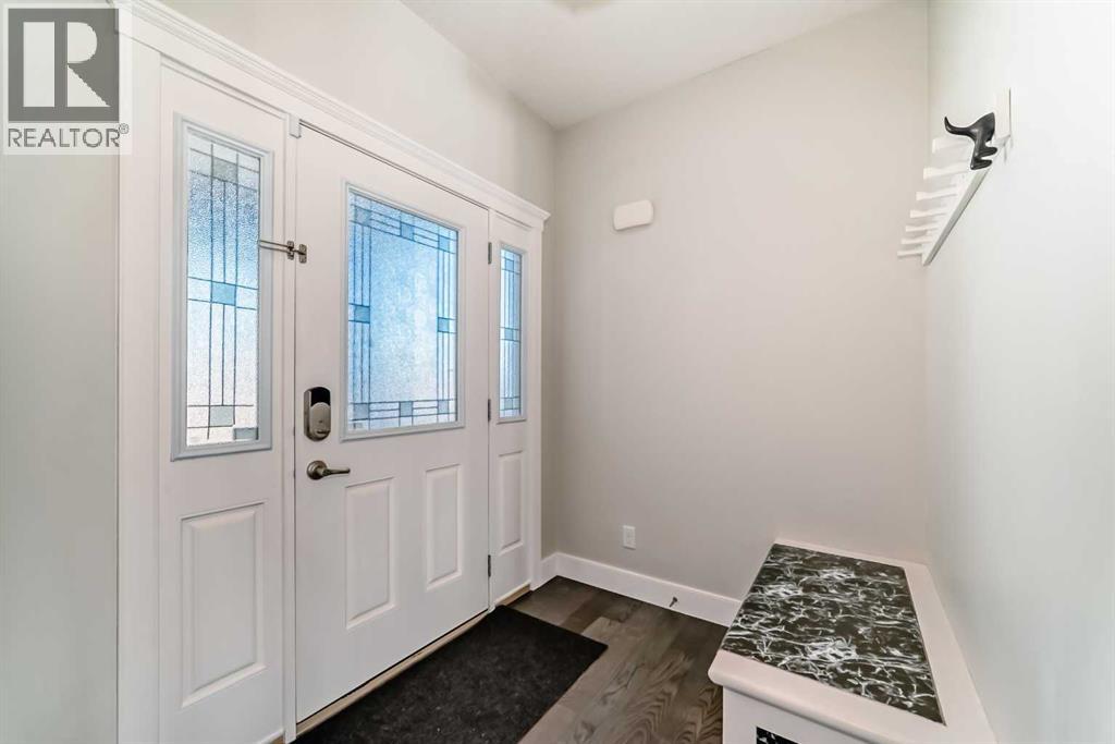 193 Rainbow Falls Heath, Chestermere, Alberta  T1X 0S7 - Photo 3 - A2250699