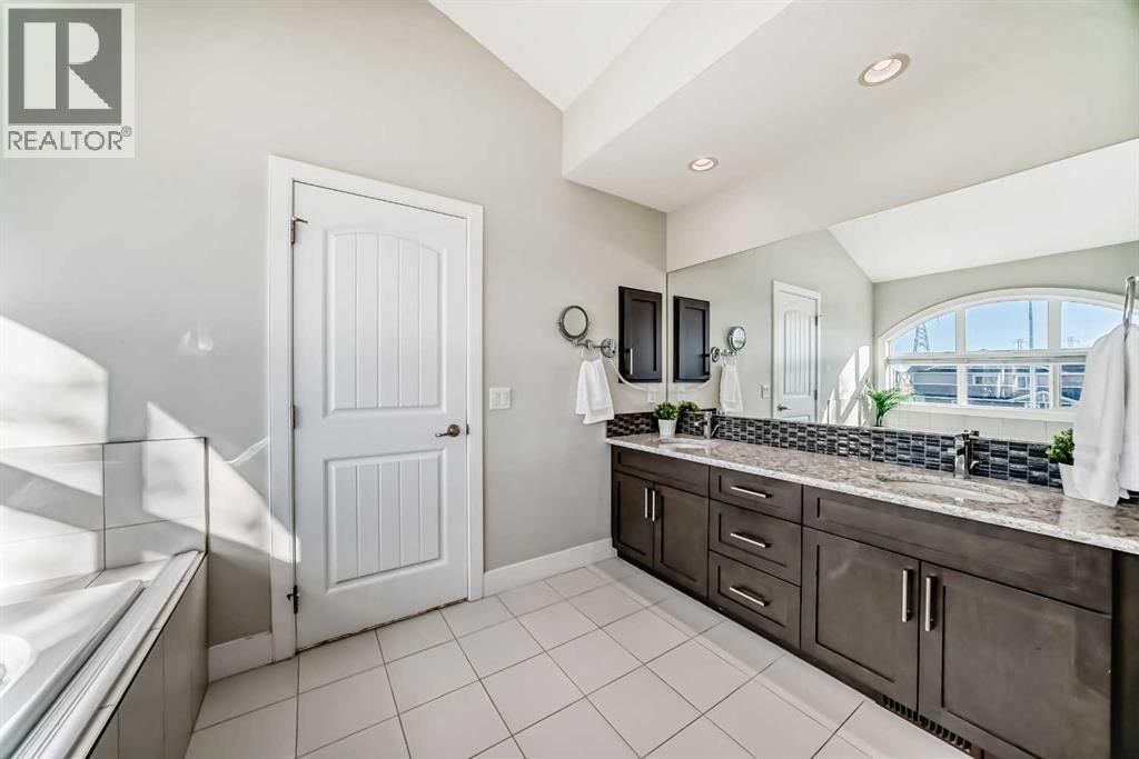 193 Rainbow Falls Heath, Chestermere, Alberta  T1X 0S7 - Photo 21 - A2250699