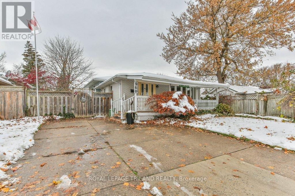 960 OSGOODE DRIVE, London South, Ontario