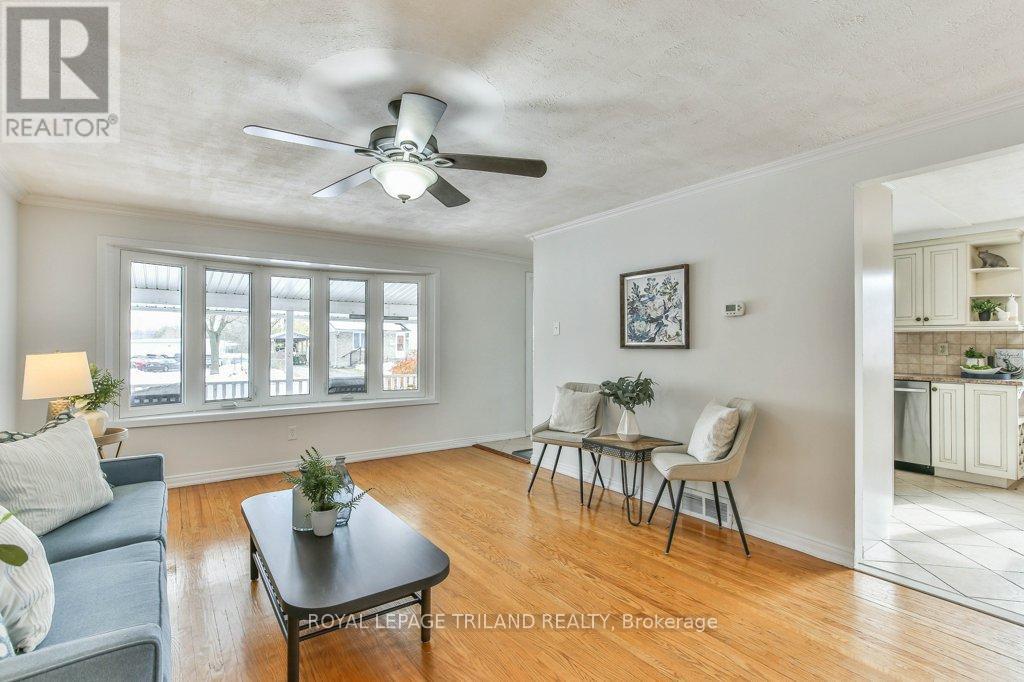 960 Osgoode Drive, London South, Ontario  N6E 1E1 - Photo 12 - X12543864