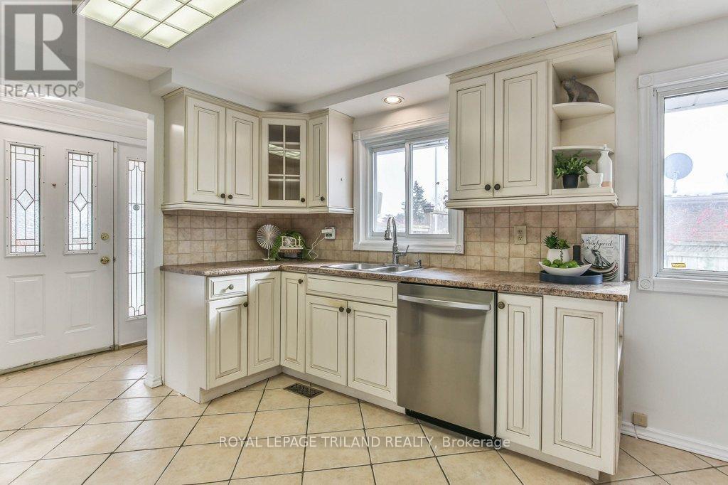 960 Osgoode Drive, London South, Ontario  N6E 1E1 - Photo 18 - X12543864