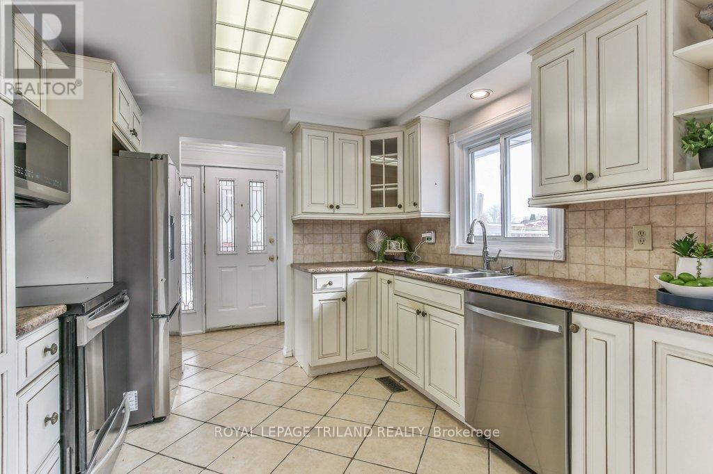 960 Osgoode Drive, London South, Ontario  N6E 1E1 - Photo 19 - X12543864