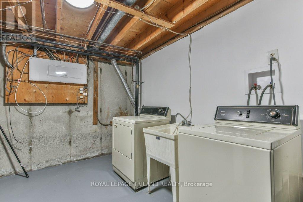 960 Osgoode Drive, London South, Ontario  N6E 1E1 - Photo 40 - X12543864