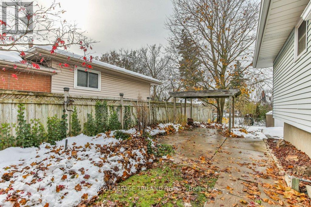 960 Osgoode Drive, London South, Ontario  N6E 1E1 - Photo 41 - X12543864
