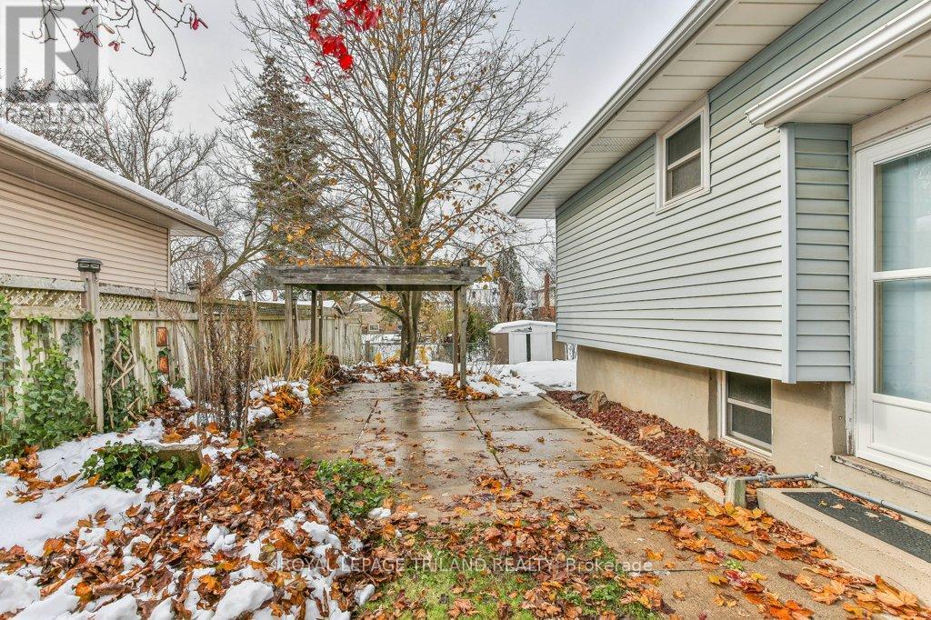 960 Osgoode Drive, London South, Ontario  N6E 1E1 - Photo 42 - X12543864