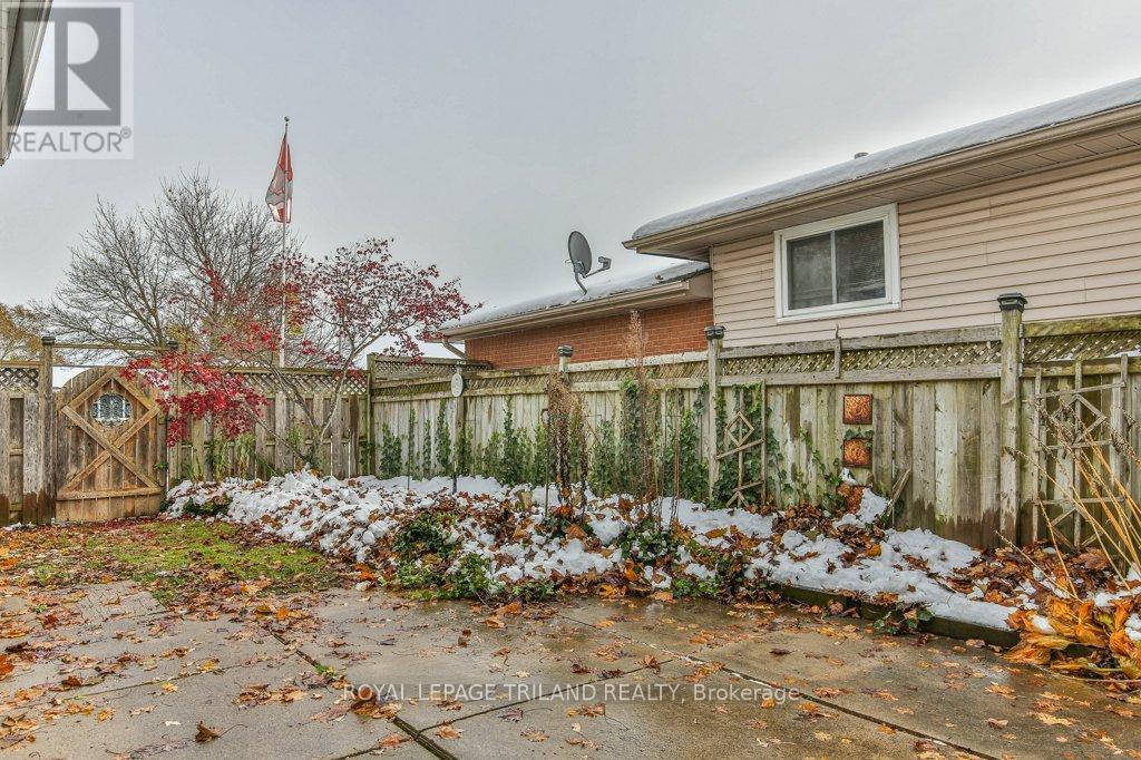 960 Osgoode Drive, London South, Ontario  N6E 1E1 - Photo 44 - X12543864