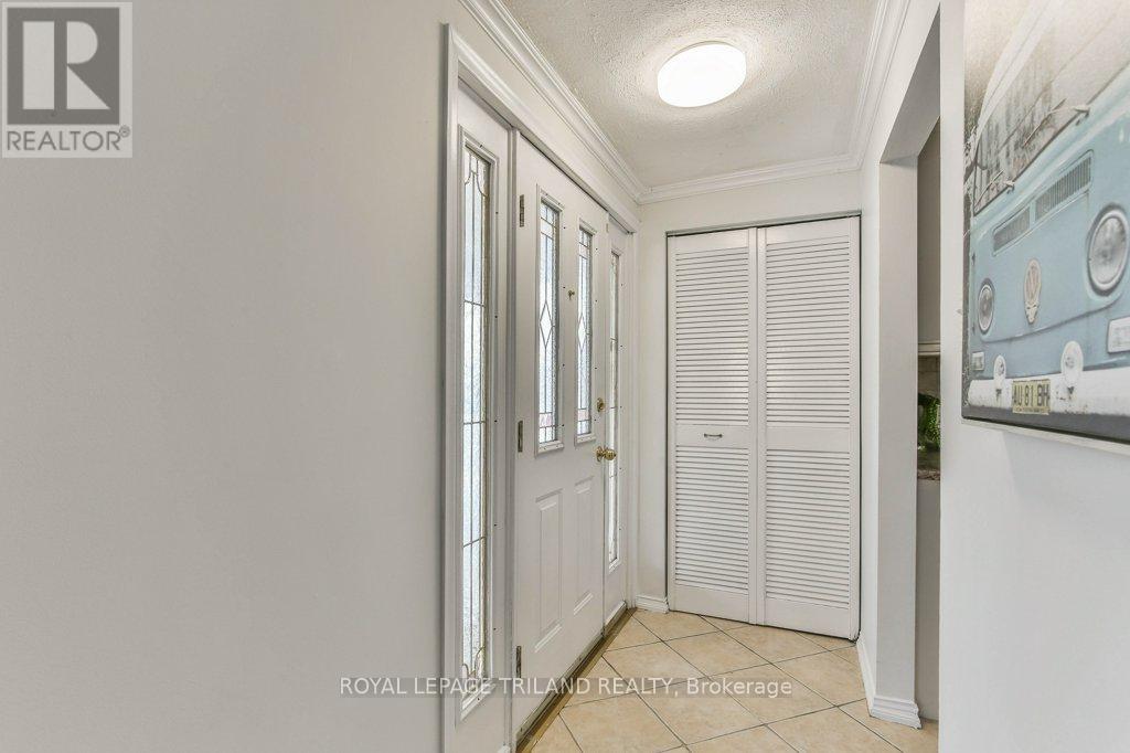 960 Osgoode Drive, London South, Ontario  N6E 1E1 - Photo 7 - X12543864