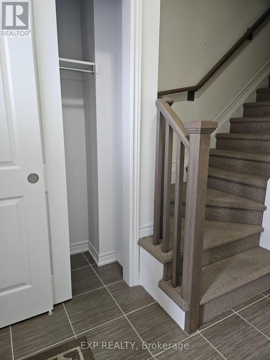 180 Sunflower Place, Welland, Ontario  L3C 0H9 - Photo 11 - X12543840