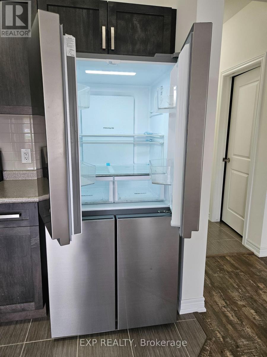 180 Sunflower Place, Welland, Ontario  L3C 0H9 - Photo 24 - X12543840