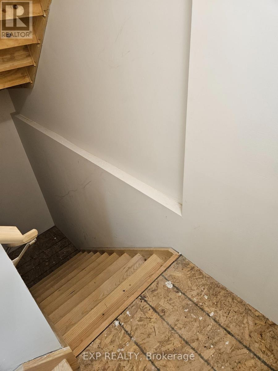 180 Sunflower Place, Welland, Ontario  L3C 0H9 - Photo 31 - X12543840