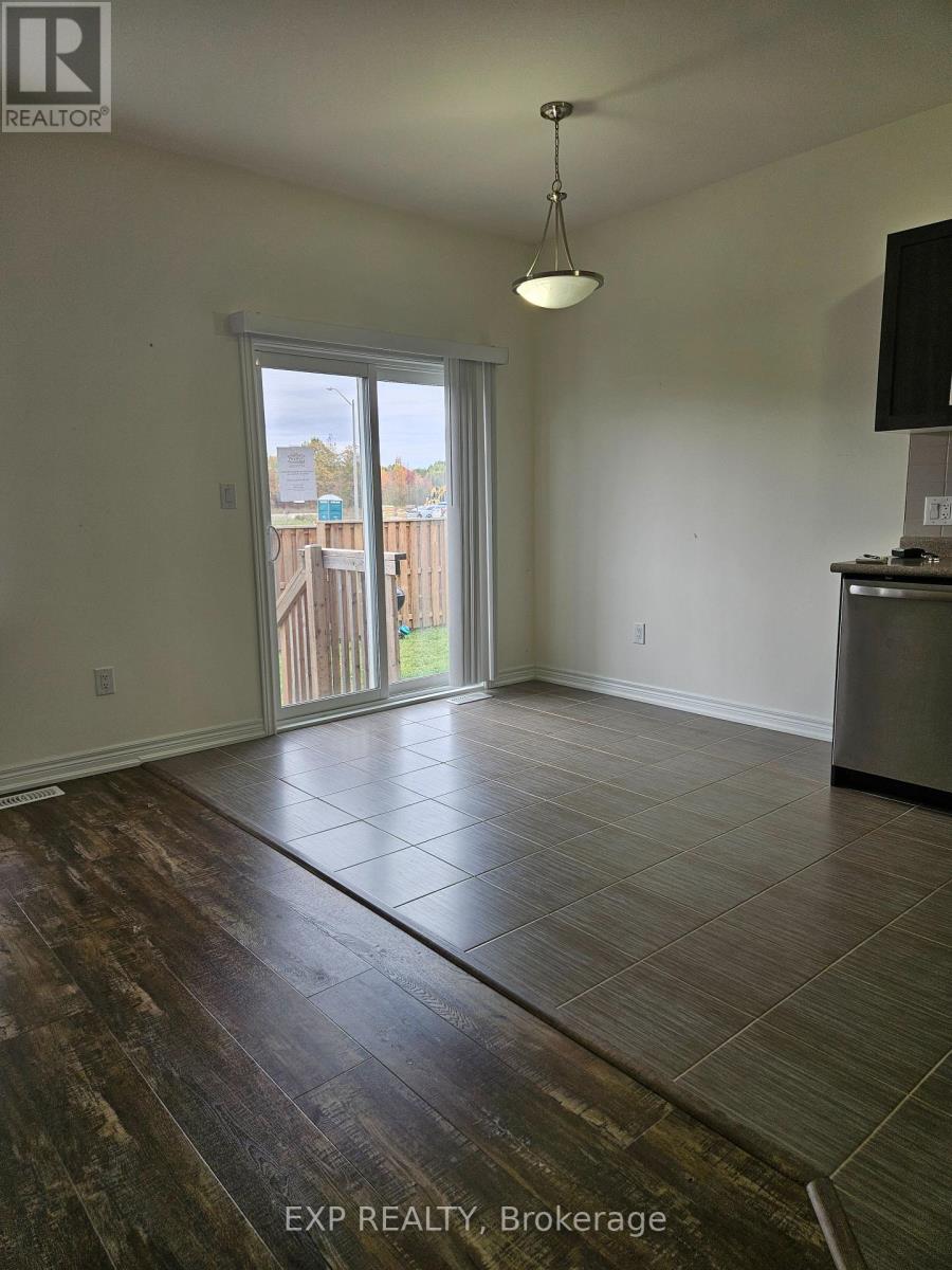 180 Sunflower Place, Welland, Ontario  L3C 0H9 - Photo 4 - X12543840