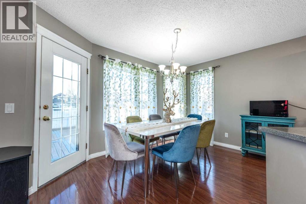 25 Hidden Valley Manor Nw, Calgary, Alberta  T3A 5V4 - Photo 4 - A2269849