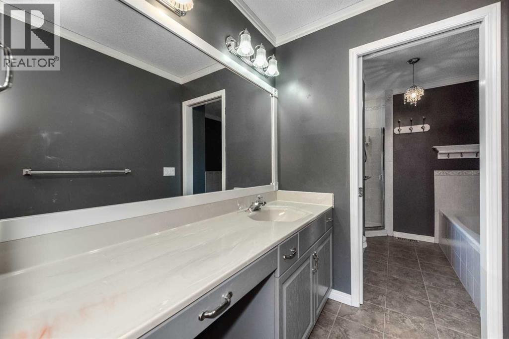 25 Hidden Valley Manor Nw, Calgary, Alberta  T3A 5V4 - Photo 7 - A2269849