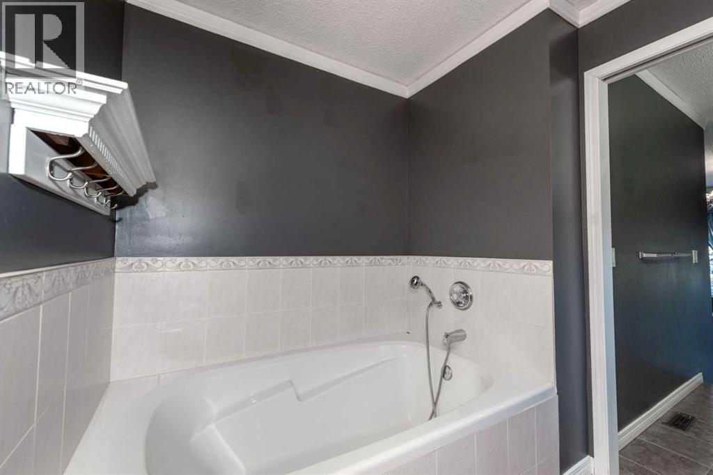 25 Hidden Valley Manor Nw, Calgary, Alberta  T3A 5V4 - Photo 23 - A2269849