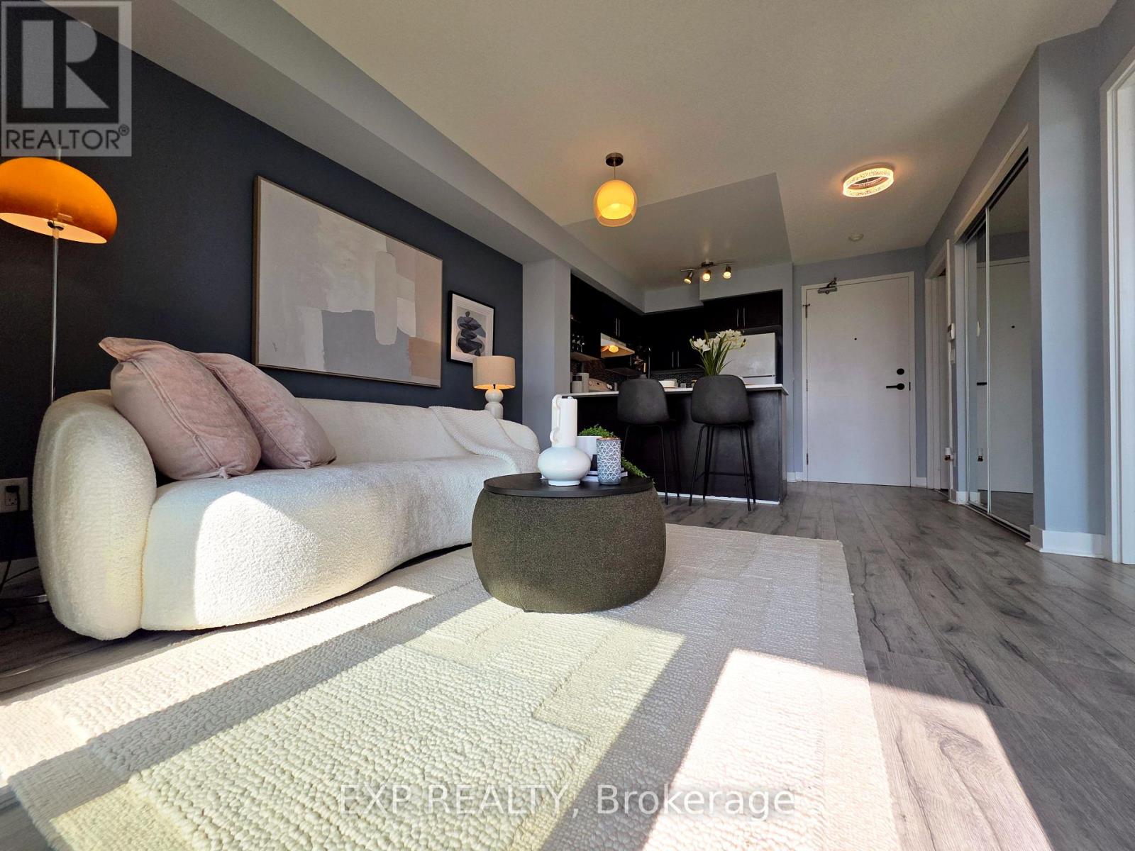 723 - 120 Dallimore Circle, Toronto, Ontario  M3C 4J1 - Photo 2 - C12543856