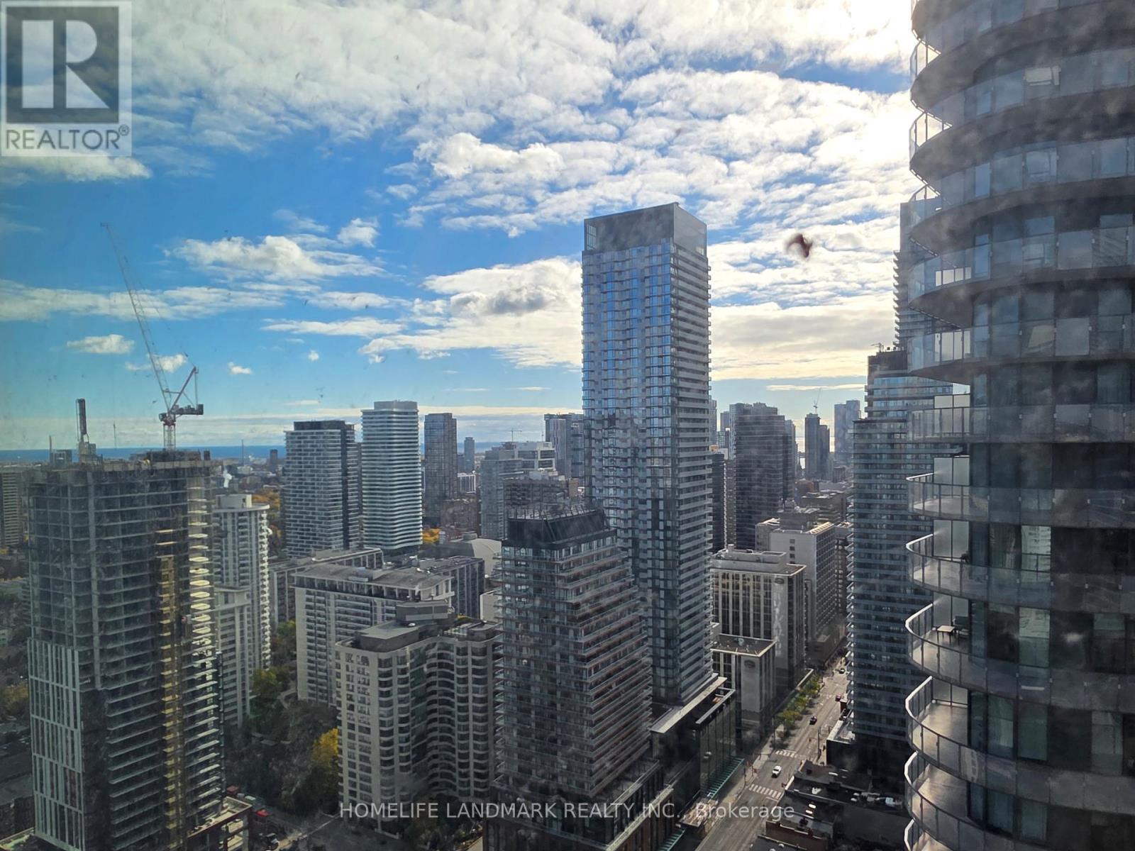 3916 - 8 Wellesley Street W, Toronto, Ontario  M4Y 0J5 - Photo 4 - C12543872