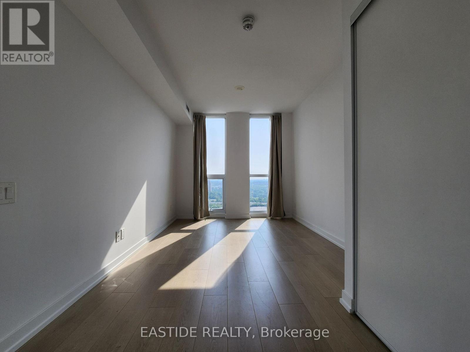 2704 - 6 Sonic Way, Toronto, Ontario  M3C 0P1 - Photo 10 - C12543886