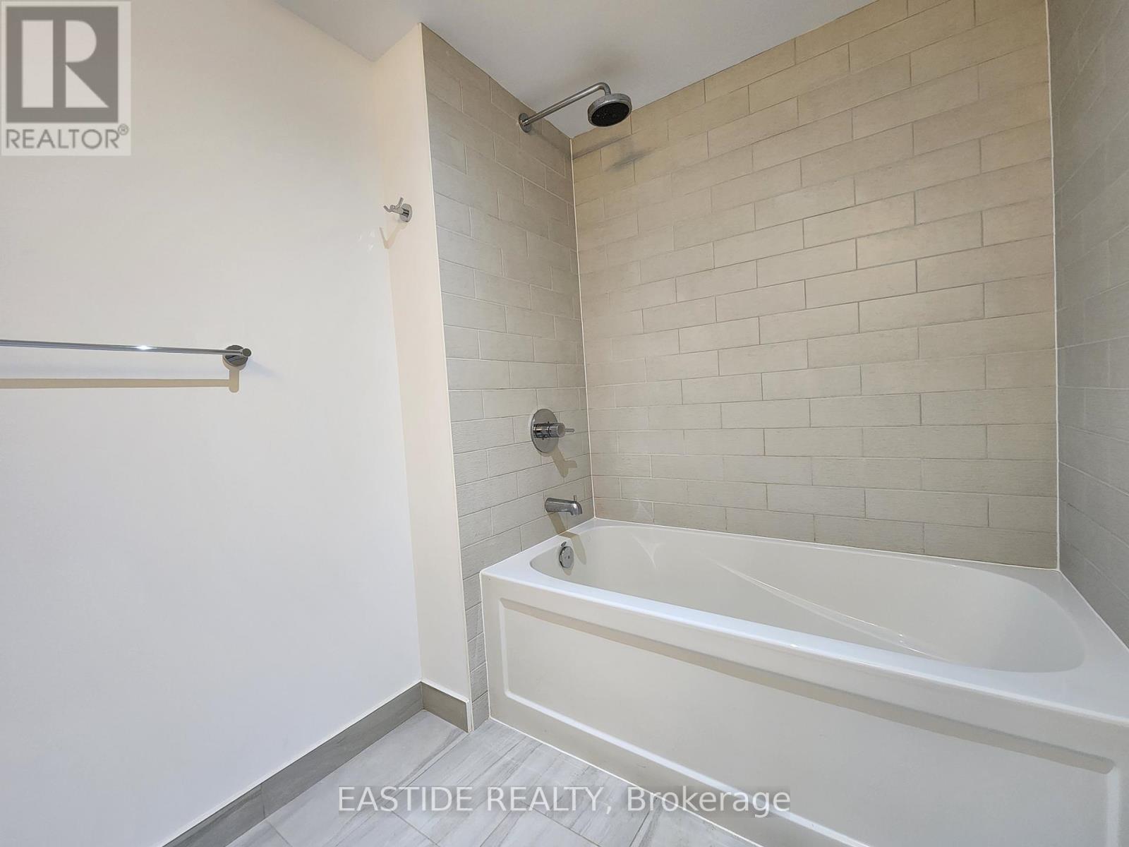 2704 - 6 Sonic Way, Toronto, Ontario  M3C 0P1 - Photo 13 - C12543886