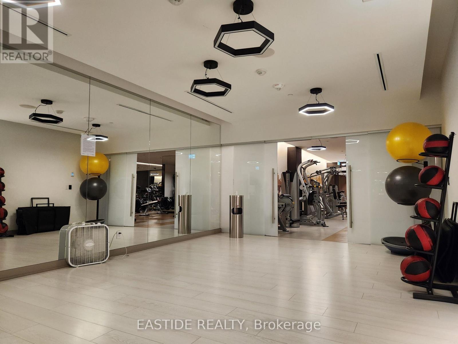 2704 - 6 Sonic Way, Toronto, Ontario  M3C 0P1 - Photo 22 - C12543886